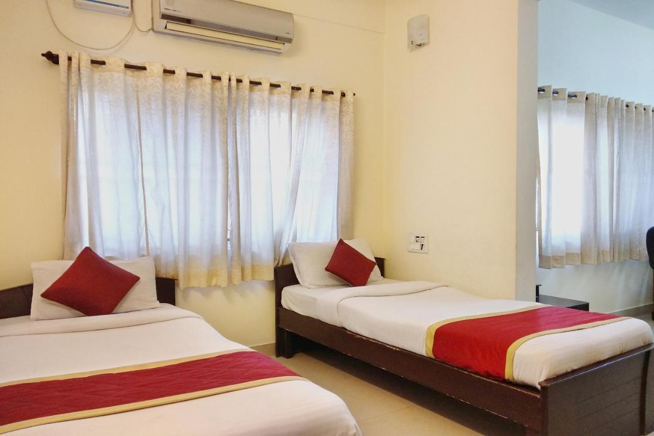 Super Oyo Capital O Premium Hotel Victoria Heights Near Sri Someshwara Swami Temple Бангалор Экстерьер фото