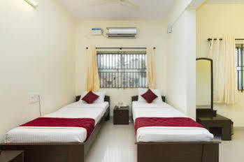 Super Oyo Capital O Premium Hotel Victoria Heights Near Sri Someshwara Swami Temple Бангалор Экстерьер фото